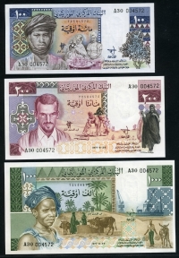 모리타니 Mauritania 1975-1977 100 / 200 / 1000 Ouguiya P3A,3B,3C 3종 일렬번호 똑같음 미사용